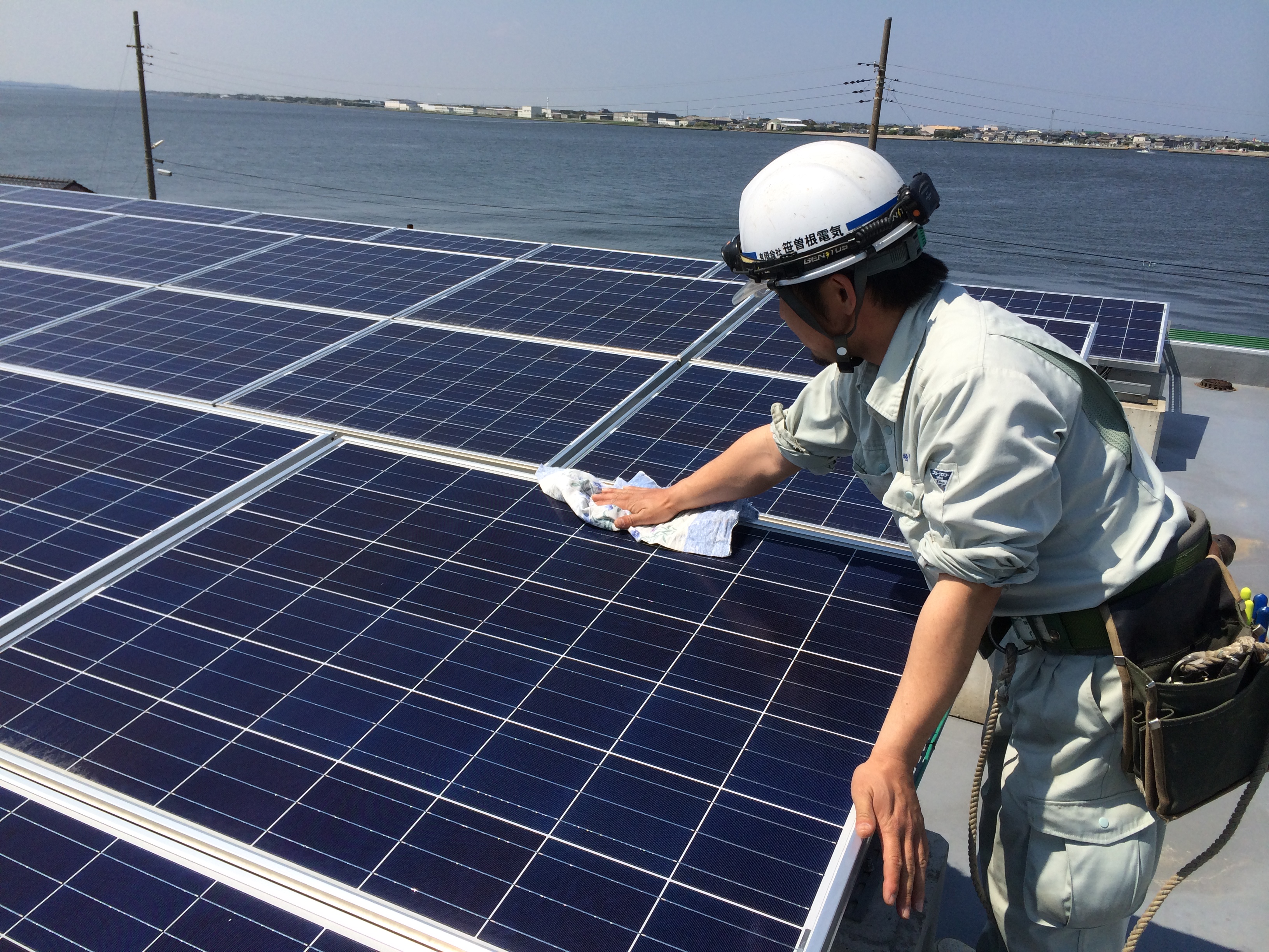 太陽光パネル清掃のイメージ