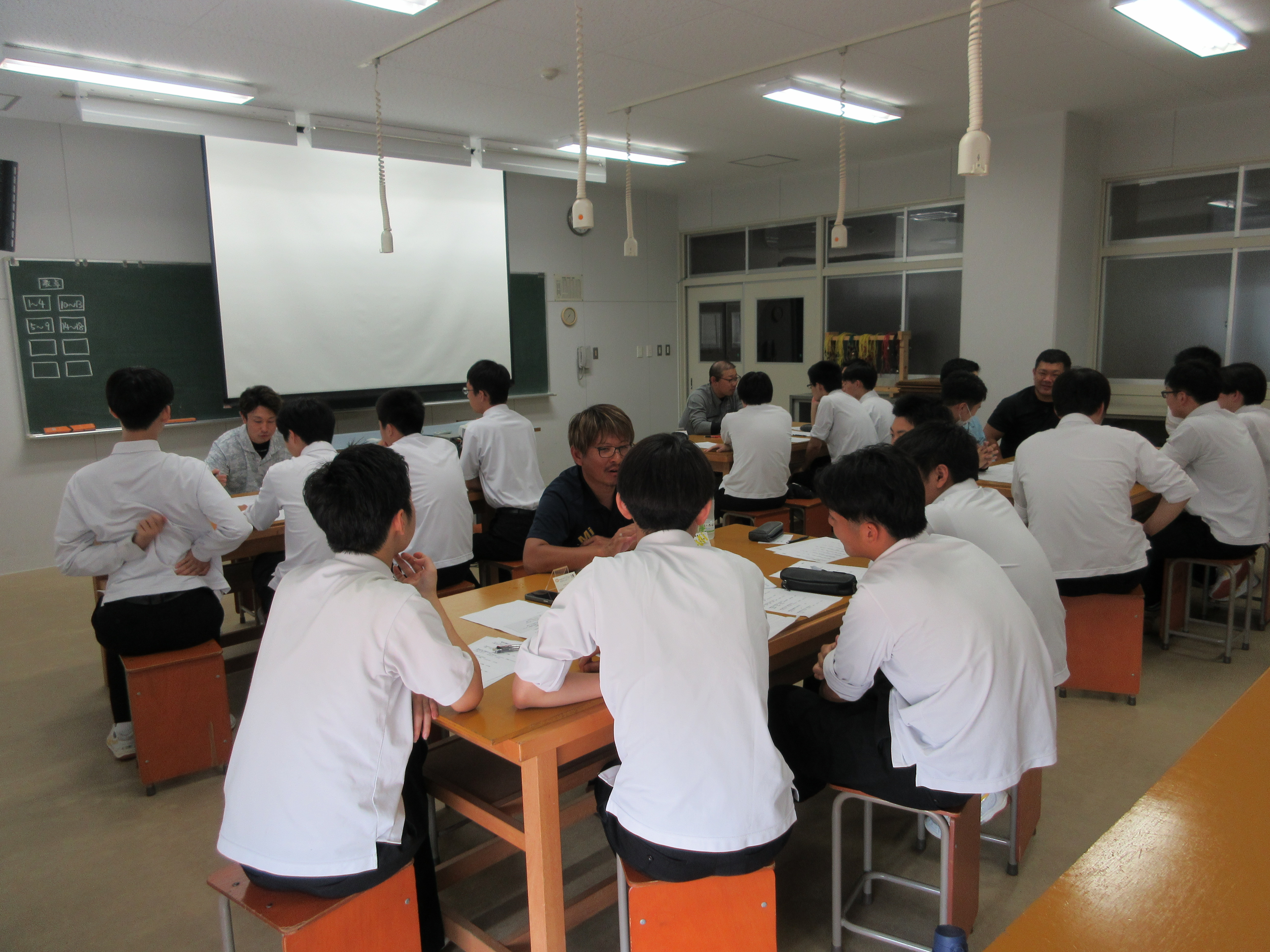 坂井高等学校との意見交換会のイメージ
